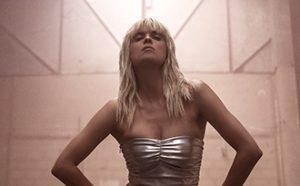 Lire la suite à propos de l’article VEN. 14/12 : HOLLYSIZ + Naya