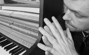 Lire la suite à propos de l’article JEU. 29/4 : IRWIN GOMEZ en streaming